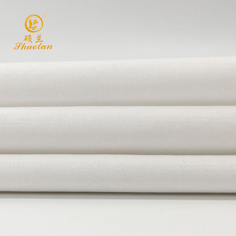 Wholesale 100% Cotton 40*40, 133*72 Woven Plain Weave Dyed Shirt Fabric
