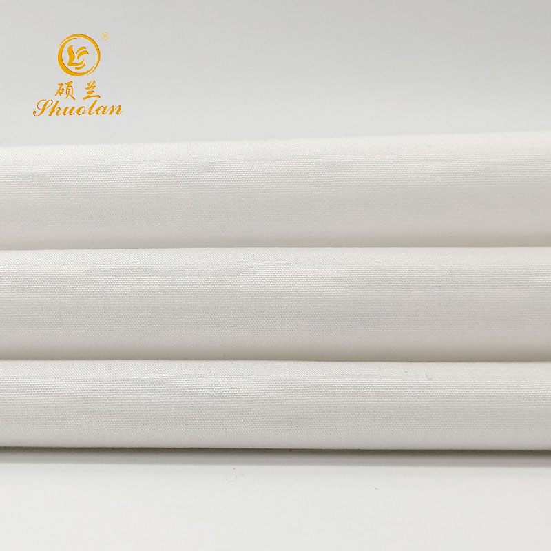 China woven fabric Factory 100% cotton 40*40 110*70 1/1 poplin dyed solid shirt fabric